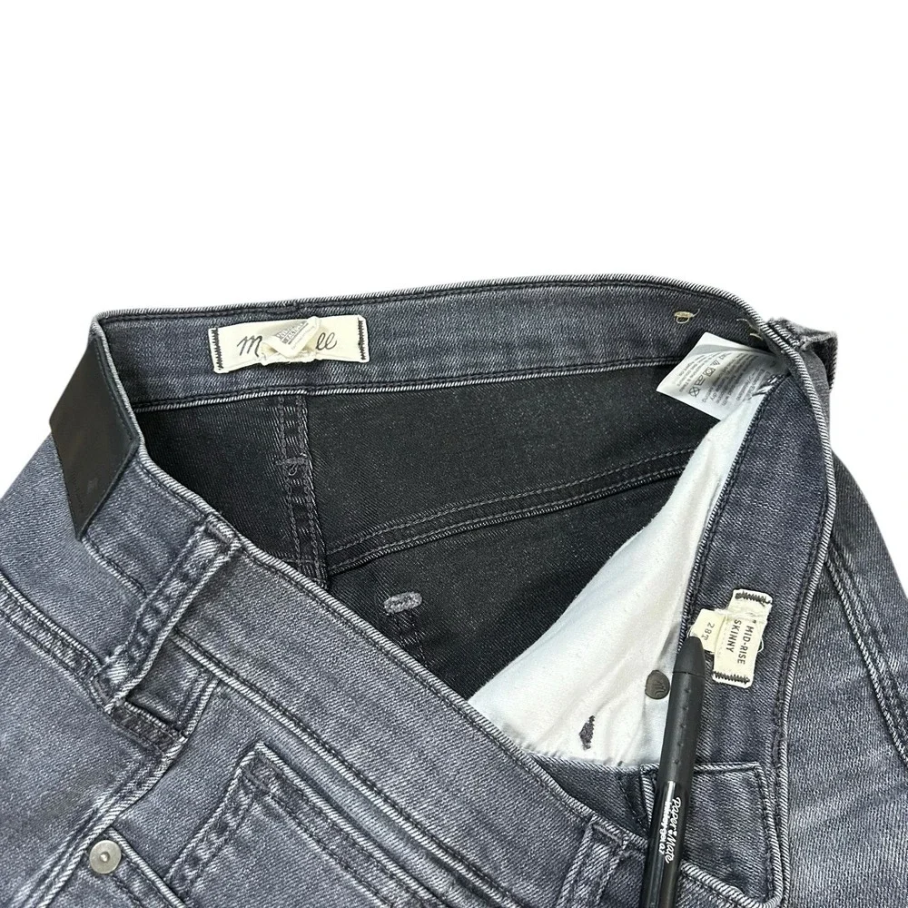 Madewell‎ Mid-Rise Skinny Black Acid Wash Jeans Distrss Size 28T Tall